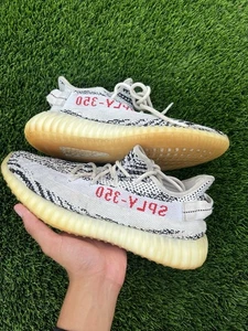 Gebrauchte Adidas Yeezy Boost 350 V2 Zebra Größe 8,5m ERSATZKARTON - Bild 1 von 6