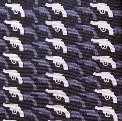 PRADA ~ GRAVATA SOCIAL MASCULINA ~ PRETO CINZA BRANCO ~ PISTOLAS ~ 63" ~ GG ALTURA LONGA - Imagem 1 de 3