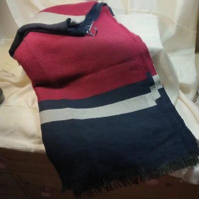 Tommy Hilfiger Mujer CHAL, PONCHO Capa. (reversible) AZUL MARINO~GRANATE~GRIS USADO EN EXCELENTE ESTADO Foto 1 de 4