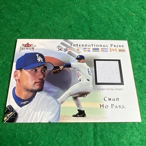 2002 FLEER PREMIUM INTERNATIONAL PRIDE CHAN HO PARK GAME-USED JERSEY #6 RANGERS - Picture 1 of 7