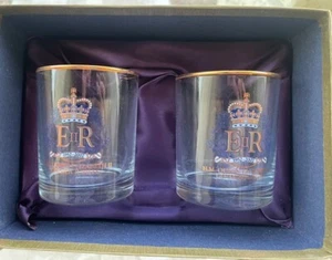 Queen Elizabeth II 50th Golden Jubilee 1952-2002 Gold/Clear Glass Tumblers - Picture 1 of 5