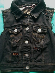 Misfits Crimson Ghost Horror Punk Girls' Black Denim Cut-Off Waistcoat Sz. 8-18 - Picture 1 of 162