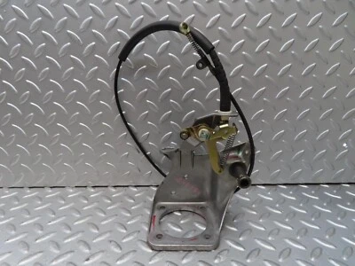 Soporte de pedal de freno Mercedes-Benz W201 190E 1242900919 Foto 1 de 4