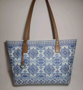 BOLSO DE HOMBRO TOTE BRIGHTON RARO BELLA CAPRI AZUL/BLANCO MULTICOLOR LONA RECUBIERTA - Imagen 1 de 18