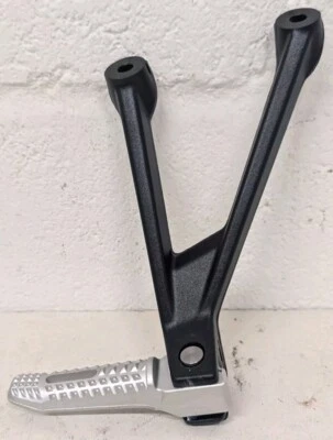 Reposapiés trasero derecho BMW S1000RR 2019-2024 soporte de suspensión clavija 46718356864 Foto 1 de 4