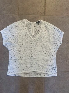 Mossimo Medium White Zip Back Lazer Cut Short Sleeve Shirt Hi Lo V-Neck Top - Picture 1 of 8