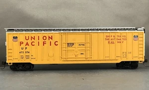 Athearn - Union Pacific - 50' O/B P/D Box Car + Wgt # 472074 con Kadees - Foto 1 di 6
