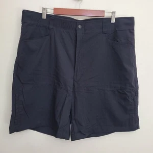 Pantalón corto de carga Wrangler para hombre rendimiento exterior cremallera 40 negro frente plano UPF 50 - Imagen 1 de 7