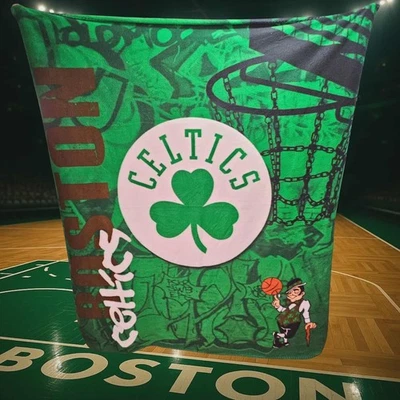 Флисовое одеяло с логотипом зеленого трилистника Boston Celtics NBA Throw The Northwest Co - Изображение 1 из 4