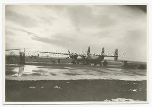 Hamburg-Fuhlsbüttel - Flugplatz Flughafen Propellerflugzeug - Altes Foto 1950er - Picture 1 of 2