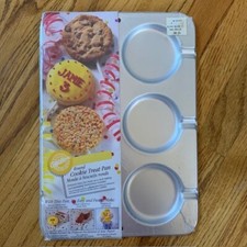 2 Wilton Round Cookie Candy Lollipop Treat Pan 6 Cavity - With Damage