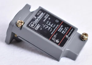 Cutler Hammer Limit Switch Body E50ST - Picture 1 of 5