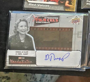UPPER DECK WANDAVISION FILM CEL ACHIEVEMENT AUTOGRAPH #22/25 DEBRA JO RUPP