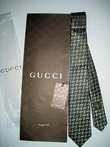 NUEVO Gucci Patrón Despojado Marrón Verde Seda Cuello Moderno Corbata 2,9" con Etiqueta Bolsa de Regalo - Imagen 1 de 8