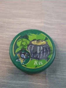 Pittsburgh Penguins 2018 ST Patricks Day Puck Signed LIMITED EDITION RARE - Picture 1 of 5