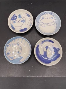 Set of 4 Maneki Lucky Cat Blue White Ceramic Dish Japanese Food Soy Sauce Dish - Picture 1 of 10