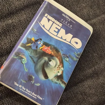 Disney Pixar Finding Nemo VHS 2001 Movie with Clamshell Case - Imagem 1 de 3