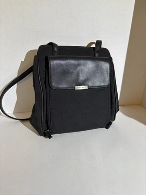 Bolsa de ombro feminina Nine West quadrada com vários bolsos - Imagem 1 de 4