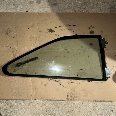 1982-1985 HONDA ACCORD 2 DOOR HATCHBACK PASSENGER REAR QUARTER GLASS Foto 1 de 4