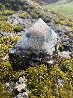 Orgonit Pyramide Raumreinigung Energie EMF Chakra REIKI - Bild 1 von 4