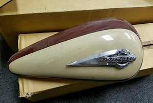 1998 2004 SUZUKI VL1500LC 1500B INTRUDER VL1500 Right Side TANK COVER - Picture 1 of 3