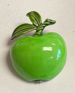 Vintage Gold Tone Green Apple Brooch Enamel Fruit Pinback Pin - Picture 1 of 2