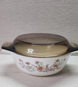 Vintage PYREX Country Autumn Flowers Glass Casserole Dish With Lid 8.5" W 3.5" D - Picture 1 of 10