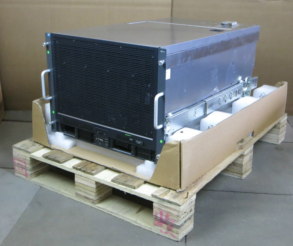 Fujitsu Primergy RX900 S2 - Server Chassis Enclosure Only S26361-K1403-A100 - Image 1 of 1
