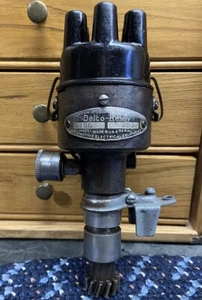 SUPERB VINTAGE DELCO REMY MODEL 639D DISTRIBUTOR 6 CYL CHEVROLET CHRYSLER DESOTO - Picture 1 of 12