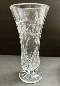 Jarrón de cristal transparente Crystal De Plomb narciso con patas de mariposa 8" h  - Imagen 1 de 23