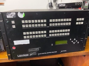Lightware MX-FR33L, 33x33 router a matrice digitale, incl. 4 schede IN/4 outpu #931 - Foto 1 di 3