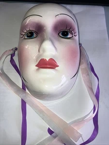 Vintage 1985 Ton Kunst Schmollmund Lippen Wandmaske mit Pastellbändern - Bild 1 von 4