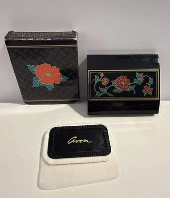 Vintage 1992 Timeless Elegance Compact Face Powder Foundation: Medium - Avon NOS - Image 1 of 4