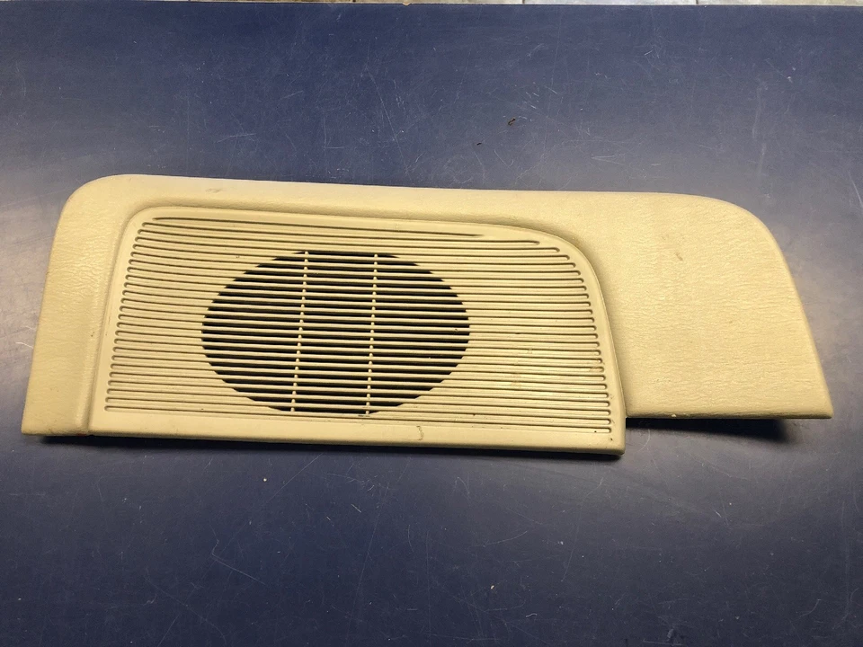 01 02 03 DODGE CARAVANA CUARTO TRASERO PANEL CUBIERTA MOLDURA PANEL LADO CONDUCTOR OEM Foto 1 de 1