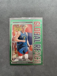 2024-25 Panini Prizm Nikola Jokic Denver Nuggets Global Reach Green Prizm #2 SP - Bild 1 von 2