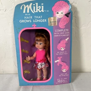 MUÑECA UNEEDA CABEZA ROJA MIKI GROW HAIR EXCLUSIVA WOOLWORTH 1970 NUEVA EN CAJA NUEVA - Imagen 1 de 7