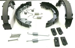 FOR  NISSAN JUKE QASHQAI LEAF HANDBRAKE PARKING REAR BRAKE SHOE KIT 2007 TO 2014 - Picture 1 of 1