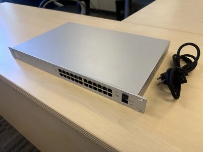 Ubiquiti Networks UniFi (US24250W) 24 Port Rack Mountable Ethernet Switches - Image 1 of 4