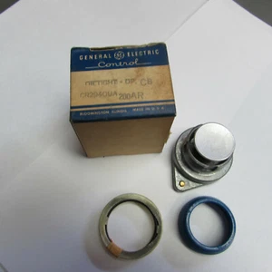 GE CR2940UA200AR Blue Pushbutton - Picture 1 of 4