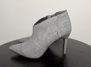 Journee Collection Womens Gray Pointed Toe Booties Size 8 BHFO 4917 Houndstooth - Picture 1 of 8