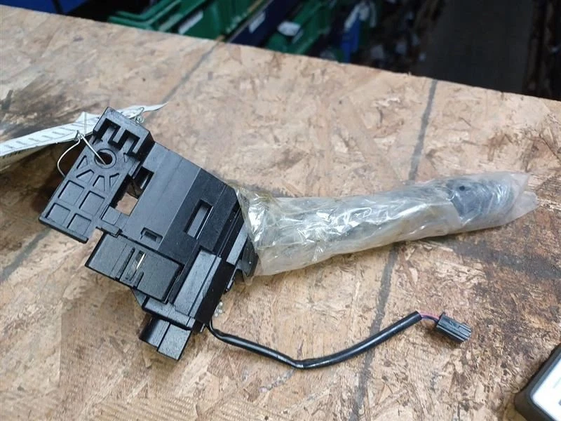 Interruptor de columna SV6 giro y con limpiaparabrisas trasero se adapta 05-09 MONTANA 986399 Foto 1 de 1