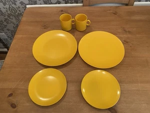 Melaware 1970s Mustard Yellow Retro 2 Mugs & 4 Plates Set Picnic Camping - Picture 1 of 19