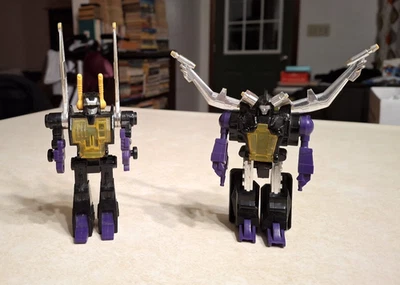 Lote de figuras de acción de colección Transformers G1 Shrapnel Kickback Insecticon 1985 Foto 1 de 4