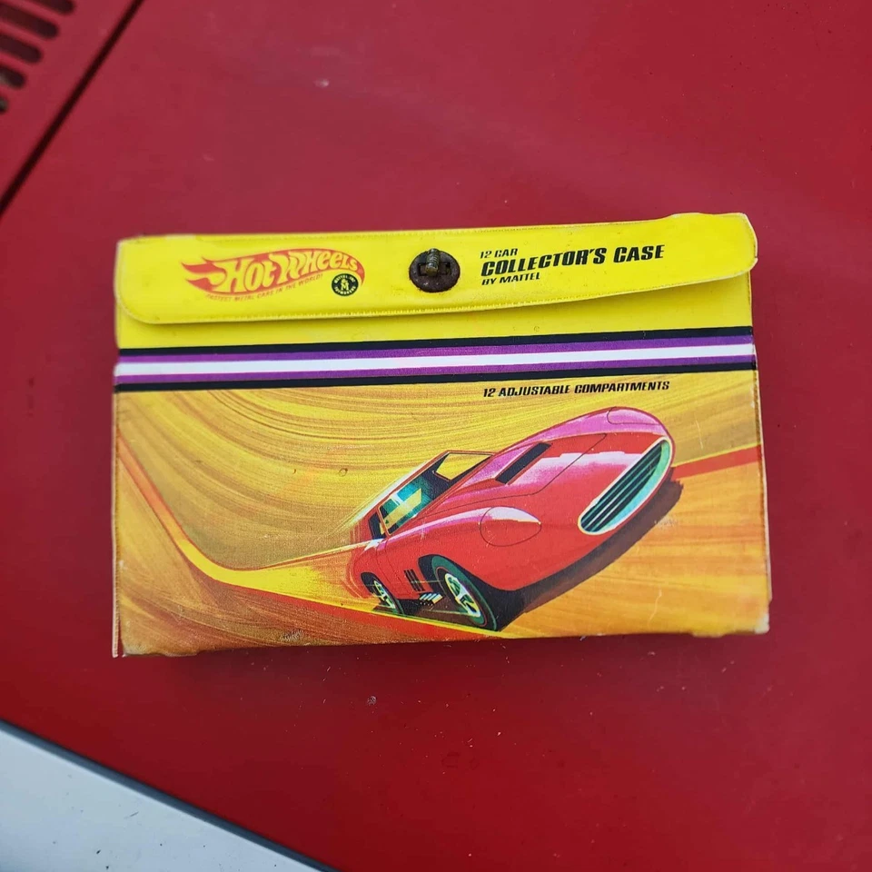 Estuche de colección Hot Wheels 1968 12 coches amarillo EE. UU. Foto 1 de 4