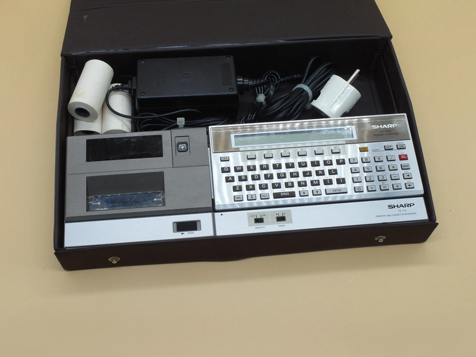 Schöner SHARP PC-150 + SHARP CE-150 in Original Case super Zustand - Bild 1 von 3