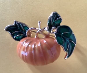 HERBST HALLOWEEN KÜRBIS BROSCHE ANSTECKNADEL gold orange & grüne Emaille, goldfarbene Legierung - Bild 1 von 2