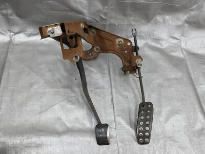 1990-05 Mazda Miata Mx-5 NA NB OEM Gas and Brake Pedal NO Cruise Control 90-05 - Image 1 of 4