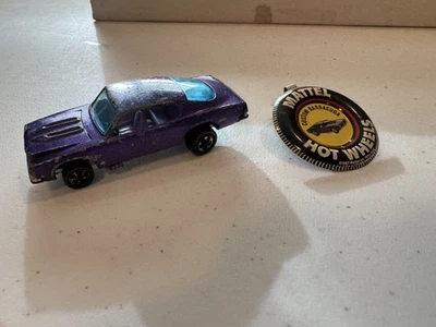  hot wheel redline series Barracuda Hong Kong 1967 purple with matching badge  - Image 1 of 4