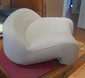 Asiento trasero Avid Pro beige P# 1906-100 - Imagen 1 de 3
