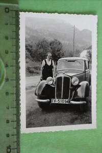 tolles altes Foto - Frau posiert mit Oldtimer DKW ? - Picture 1 of 1